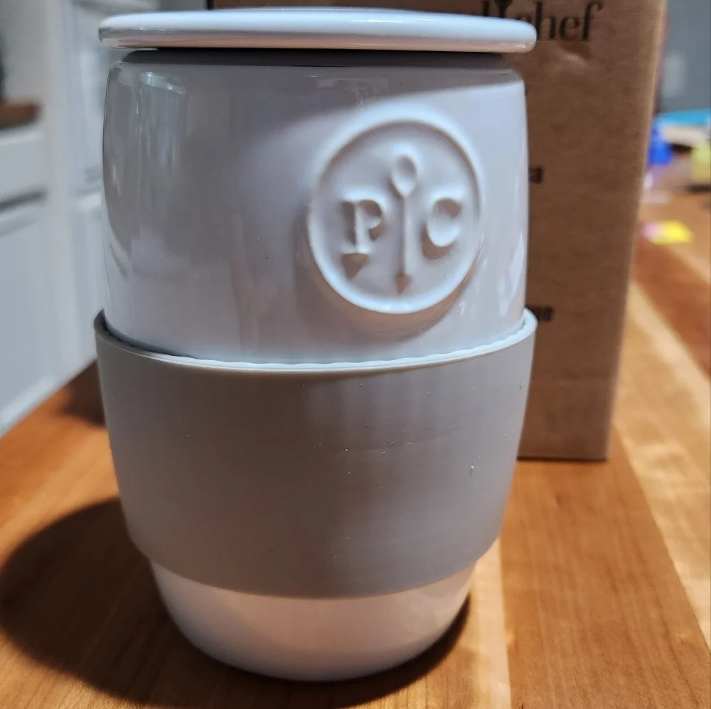 Egg cooker‎